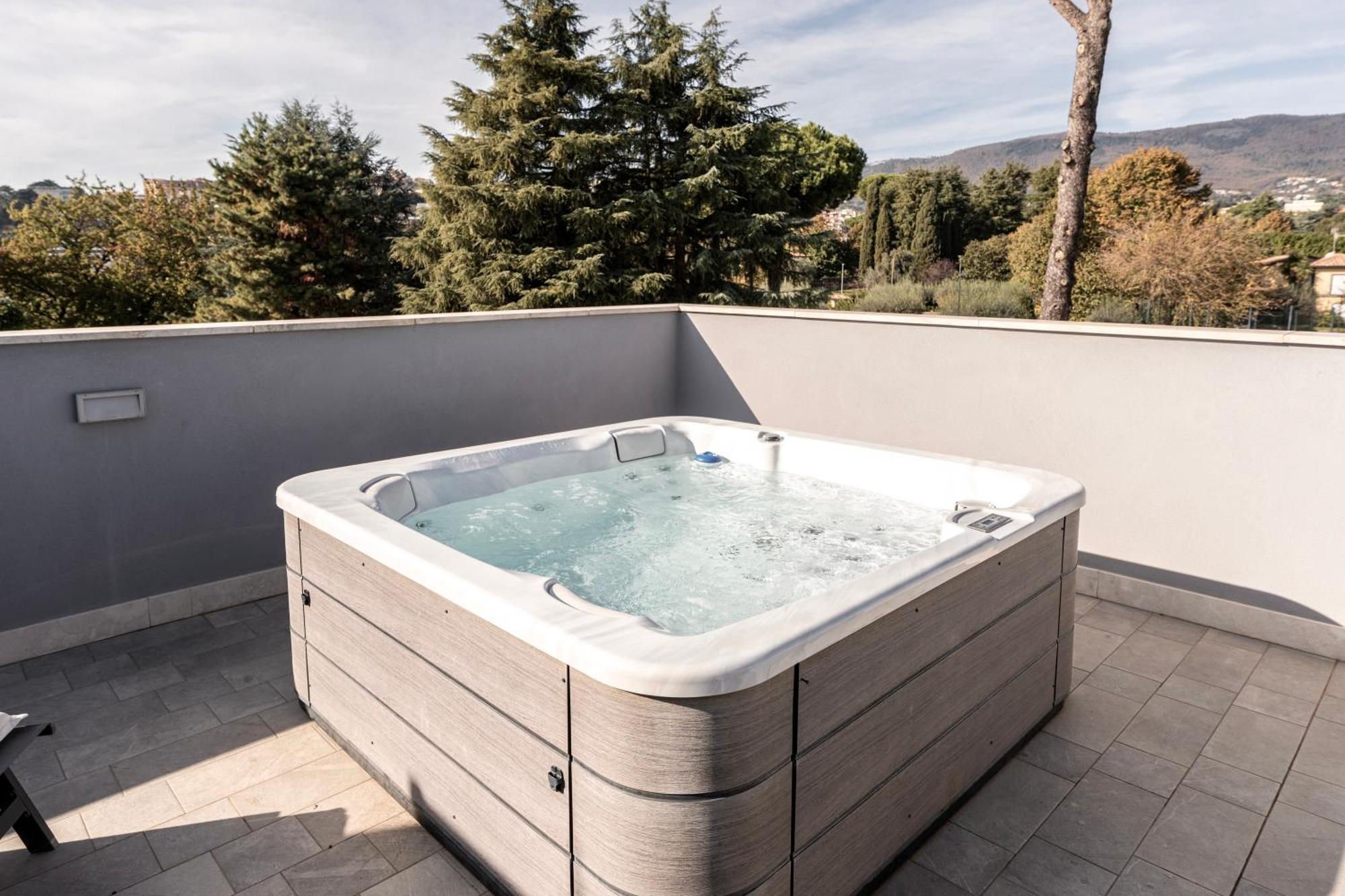 Luxury - Jacuzzi Apartments Near Rome Velletri Dış mekan fotoğraf
